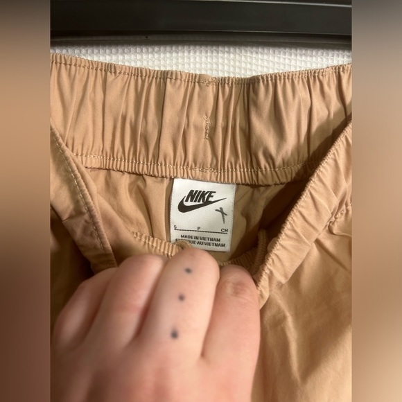 Nike women track pants, beige - Picture 4 of 5